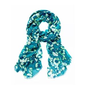 🌺SALE 🌺JUICY COUTURE BLUE WASHED HIBISCUS SCARF